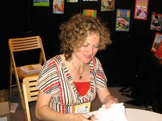 Image Monique Polak at a book signing